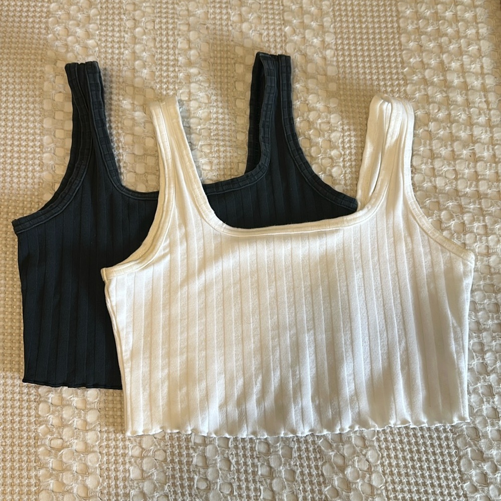 2 crop tank tops